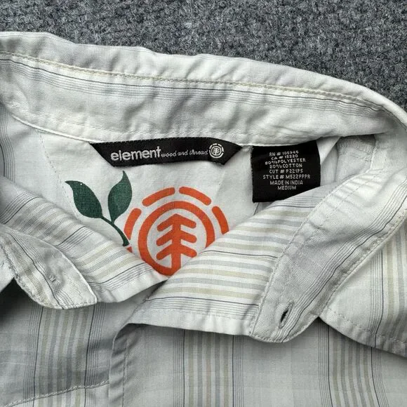 Element Wood & Thread Medium Shirt Button White Gray Plaid Striped Surf Casual - Picture 4 of 6
